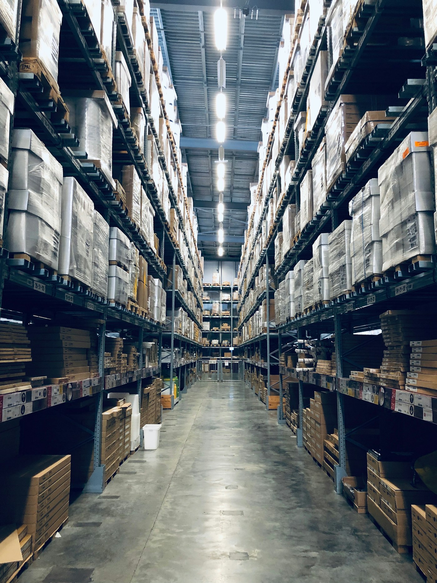 Cold storage warehouse aisle